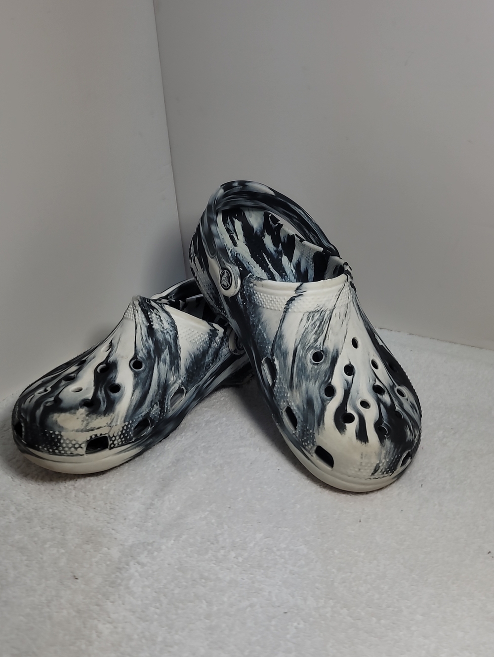Crocs Classic Marbled Clog EUC - See Pictures Size W11/M9. 305